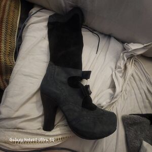 Chic Black Heeled Boots for Women